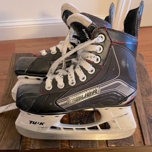 Bauer Hockey Skates size 2 kids